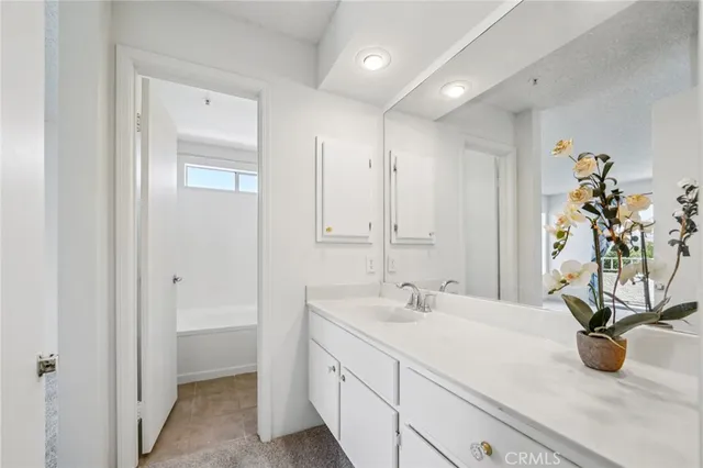 $438,500 | 1995 Las Colinas Circle, Unit 307, Corona, CA 92879