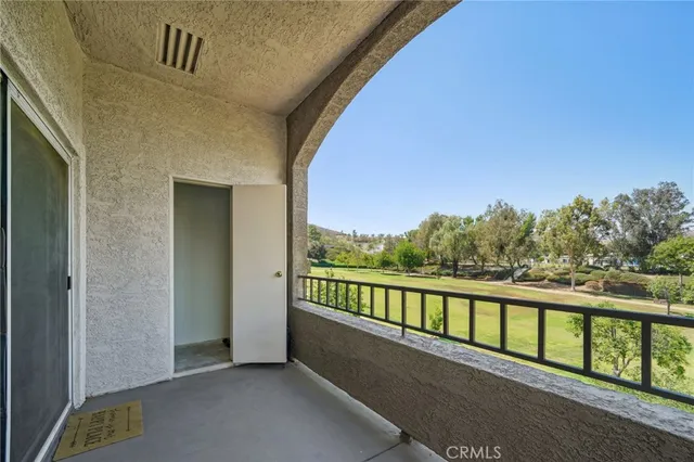 $438,500 | 1995 Las Colinas Circle, Unit 307, Corona, CA 92879