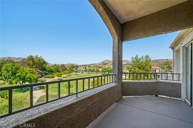 $438,500 | 1995 Las Colinas Circle, Unit 307, Corona, CA 92879