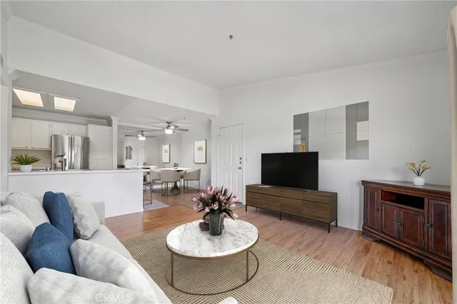 $438,500 | 1995 Las Colinas Circle, Unit 307, Corona, CA 92879