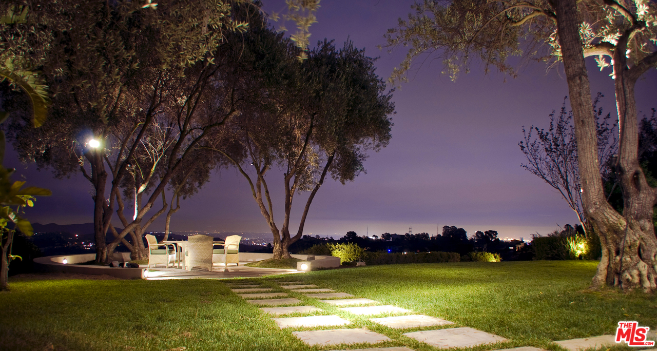 445 Walker Drive Beverly Hills, CA 90210 - Photo 1 of 31