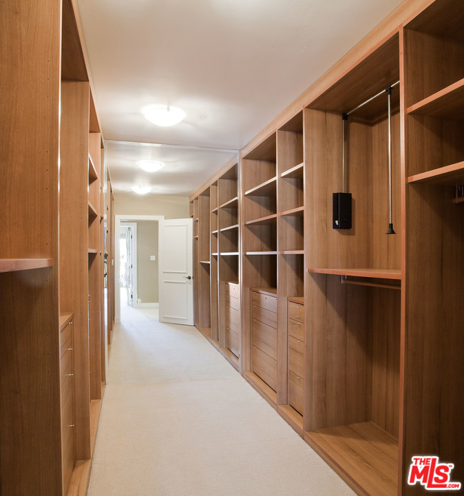 445 Walker Drive Beverly Hills, CA 90210 - Photo 18 of 31