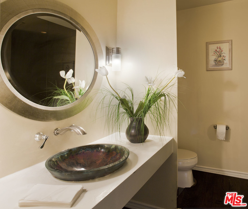 445 Walker Drive Beverly Hills, CA 90210 - Photo 19 of 31