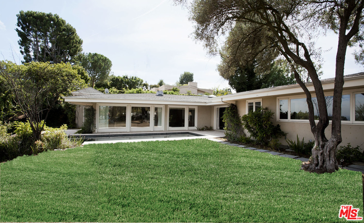 445 Walker Drive Beverly Hills, CA 90210 - Photo 27 of 31