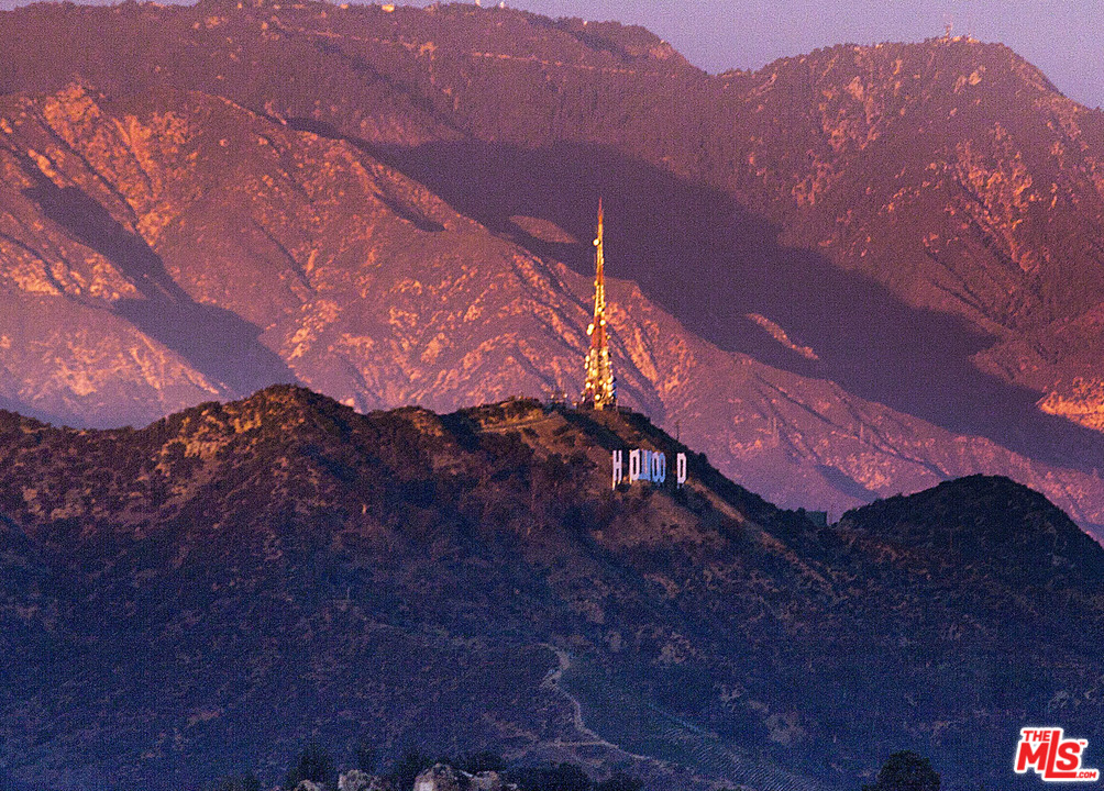 445 Walker Drive Beverly Hills, CA 90210 - Photo 7 of 31