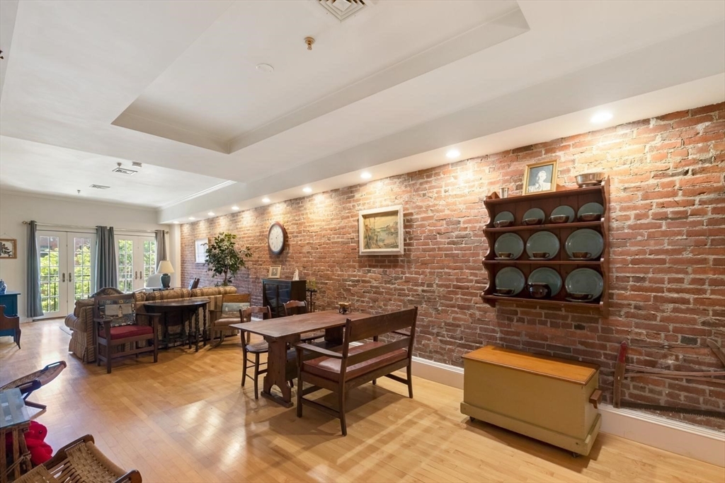 196 Main Street, Unit 1 Gloucester, MA 01930 - Photo 9 of 36