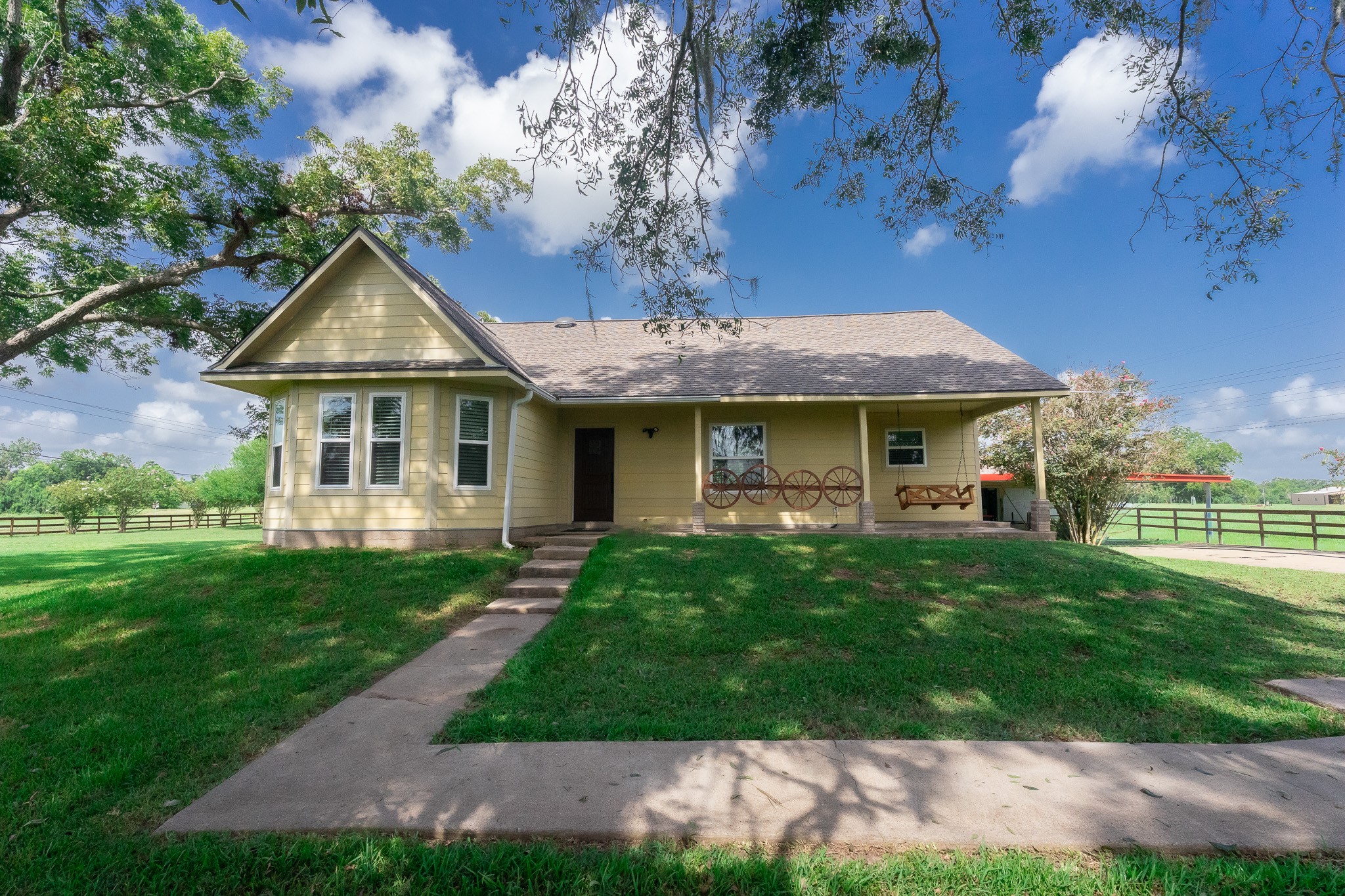 720 Winchester Trail Angleton, TX 77515 - Photo 1 of 34 Gallery Image 1