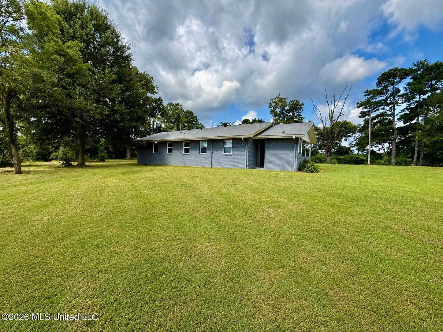 18592 Highway 35 Mize, MS 39116 - Photo 4 of 21 17D64321-E02B-4E20-AE6D-F795E1081BAF
