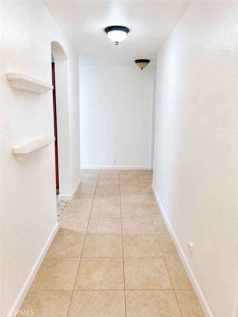 1020 South Farragut Street Ridgecrest, CA 93555 - Photo 9 of 9 Hallway
