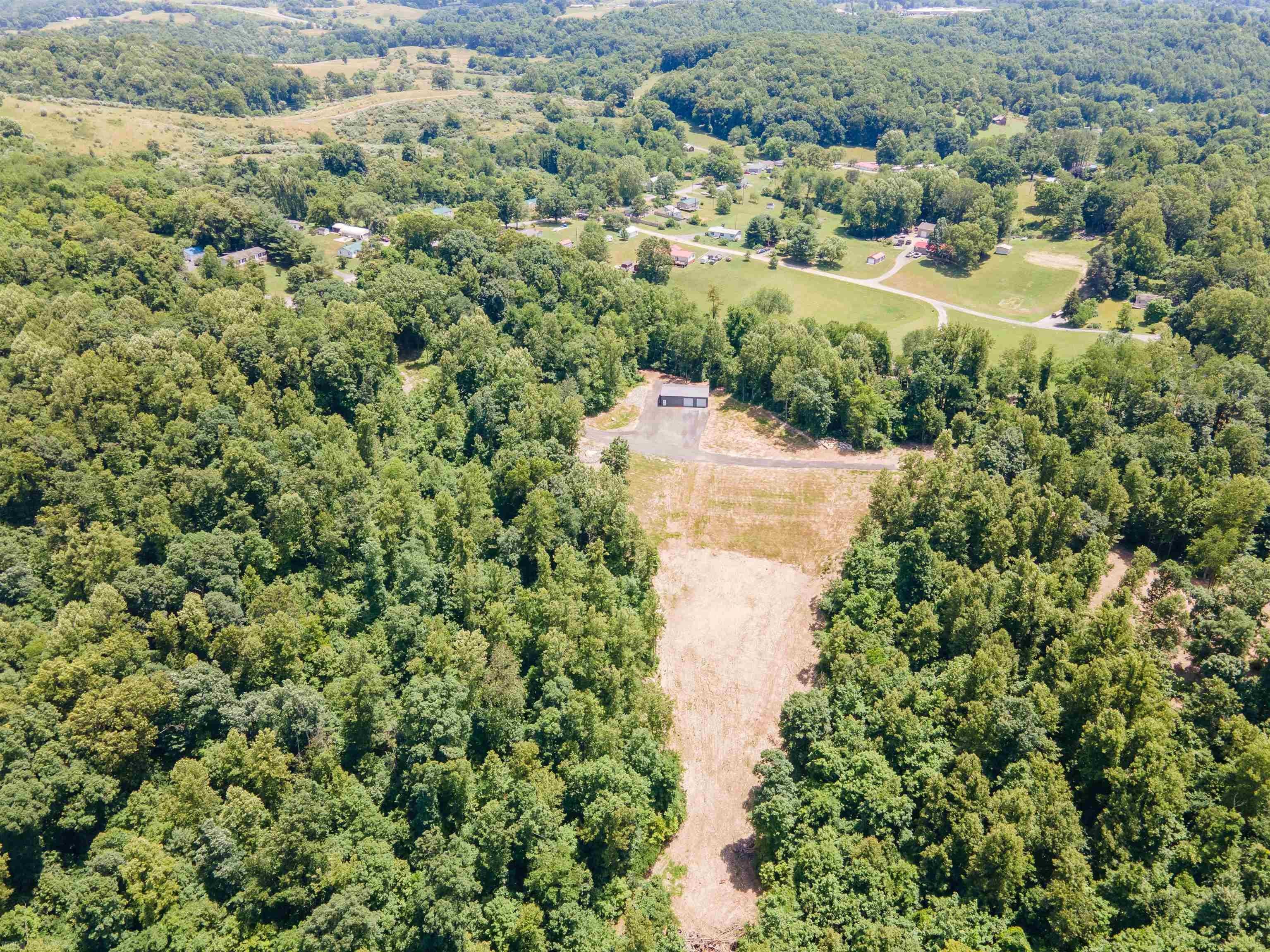2252 Curve Road Pearisburg, VA 24134 - Photo 20 of 38 Gallery Image 20