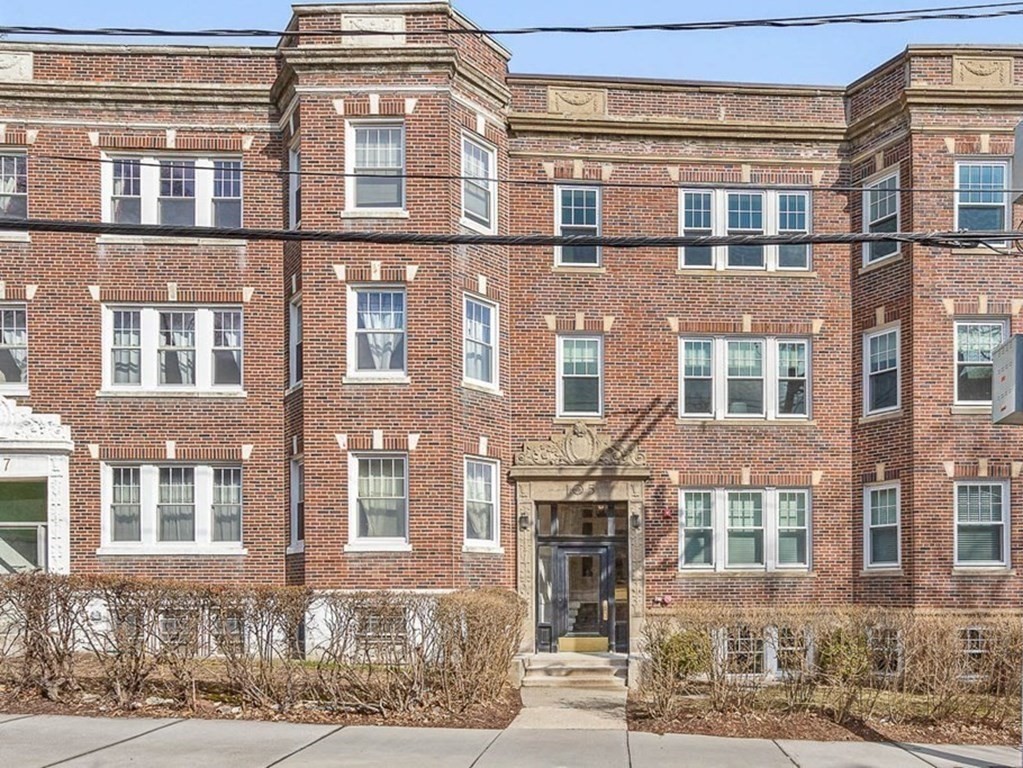 105 Winthrop Road, Unit 2 Brookline, MA 02445 - Photo 1 of 31