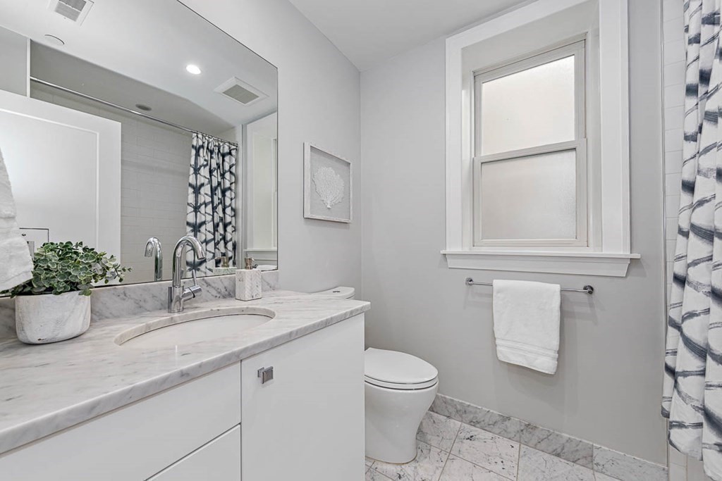 105 Winthrop Road, Unit 2 Brookline, MA 02445 - Photo 24 of 31