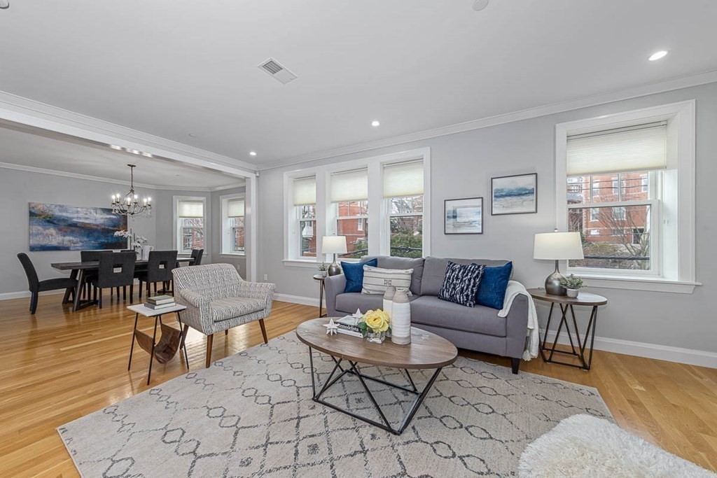 105 Winthrop Road, Unit 2 Brookline, MA 02445 - Photo 5 of 31
