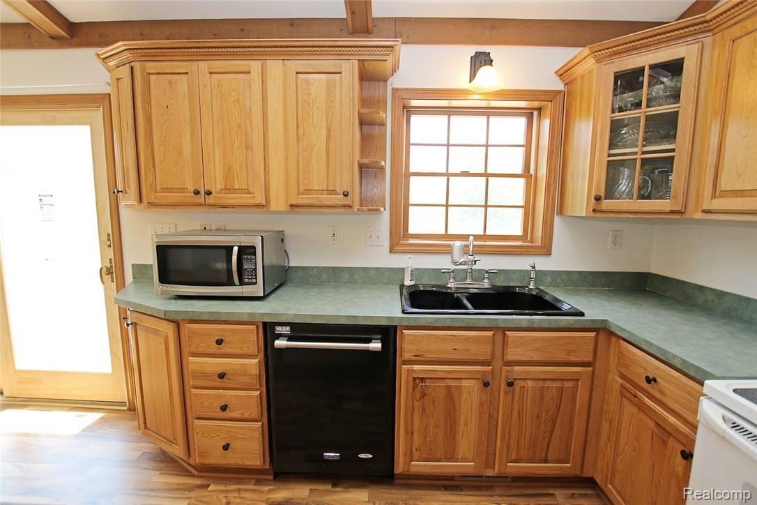 5959 Fox Lake Road Goodrich, MI 48438 - Photo 11 of 46 13) Kitchen.jpg