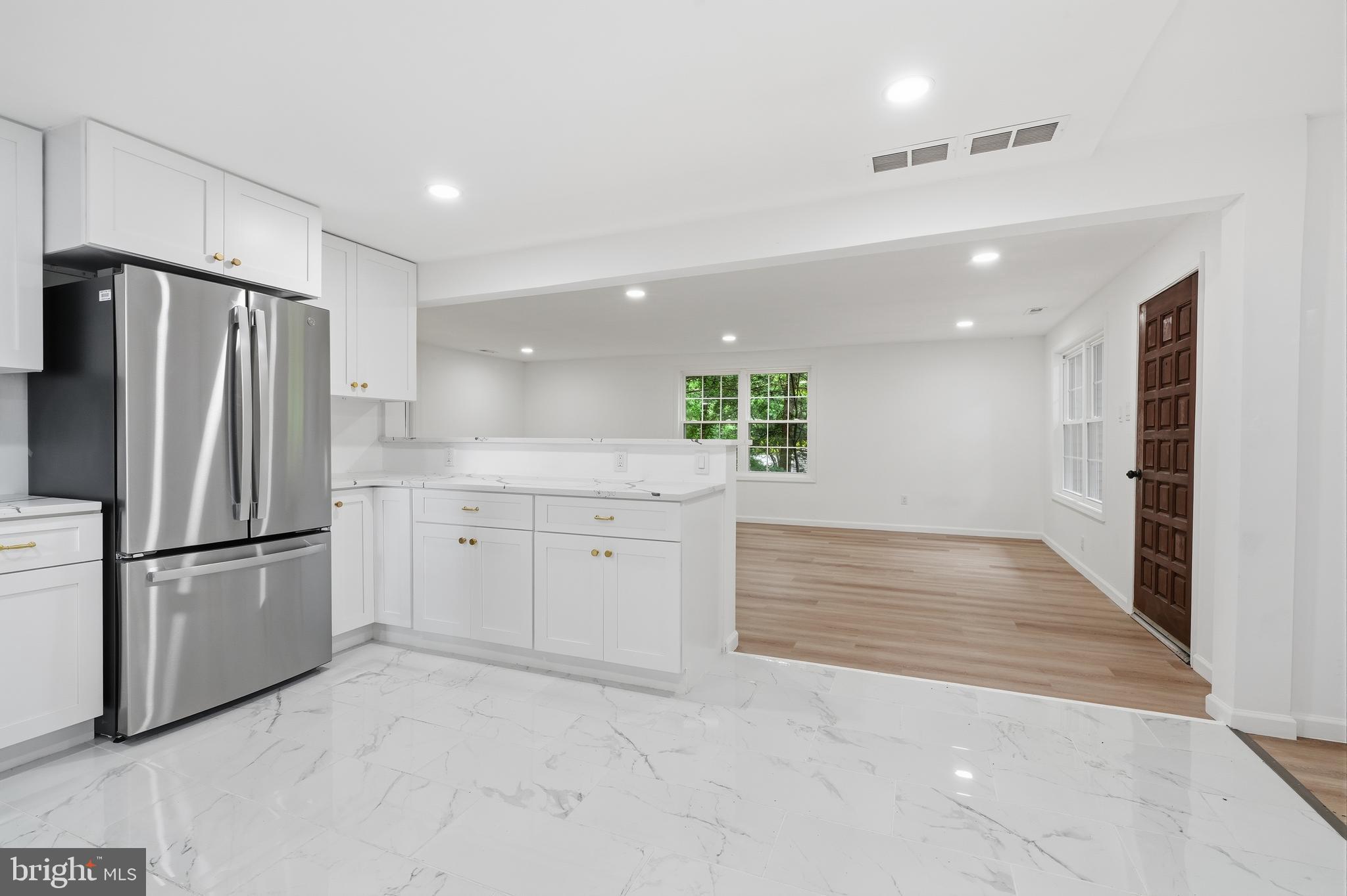 227 West Ferry Road Yardley, PA 19067 - Photo 11 of 42