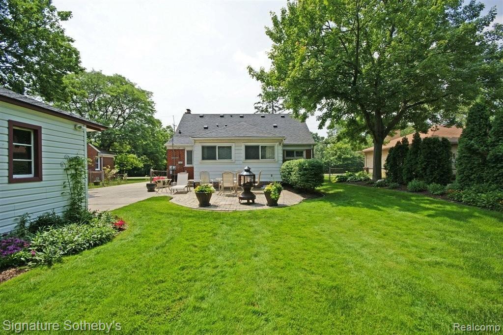 17240 Beverly Road Franklin, MI 48025 - Photo 22 of 23 Rear of Home.JPG