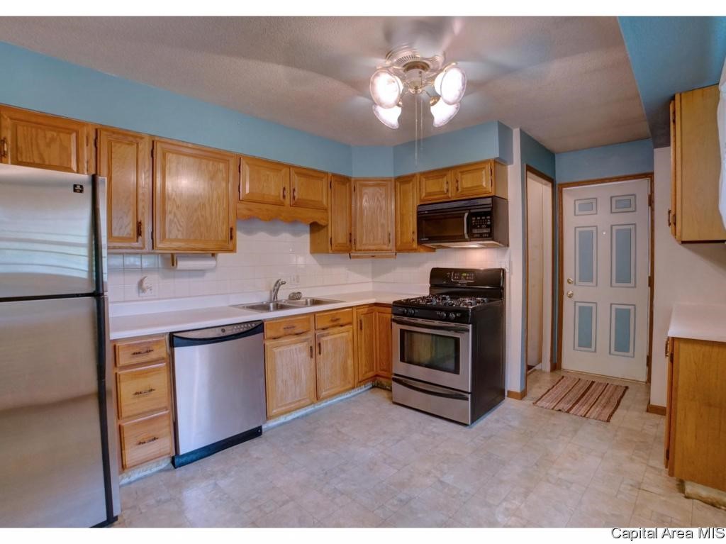 1833 North Albany Street Springfield, IL 62702 - Photo 13 of 36 Gallery Image 13