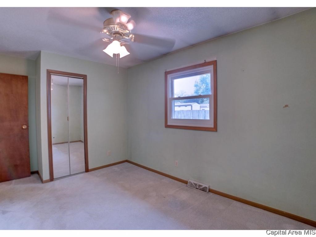1833 North Albany Street Springfield, IL 62702 - Photo 17 of 36 Gallery Image 17