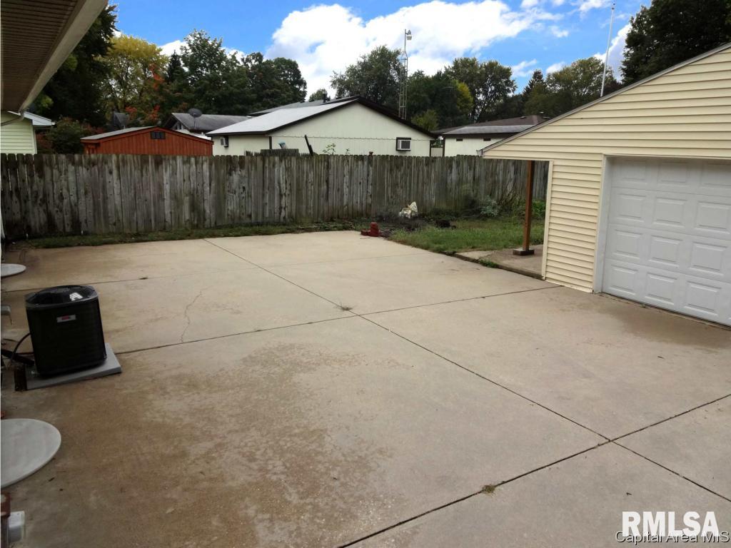 1833 North Albany Street Springfield, IL 62702 - Photo 5 of 36 Gallery Image 5