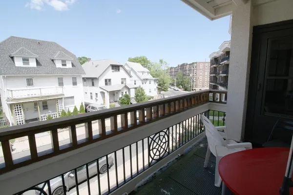 $3,000 | 120 Glenville Avenue, Unit 6, Boston, MA 02134