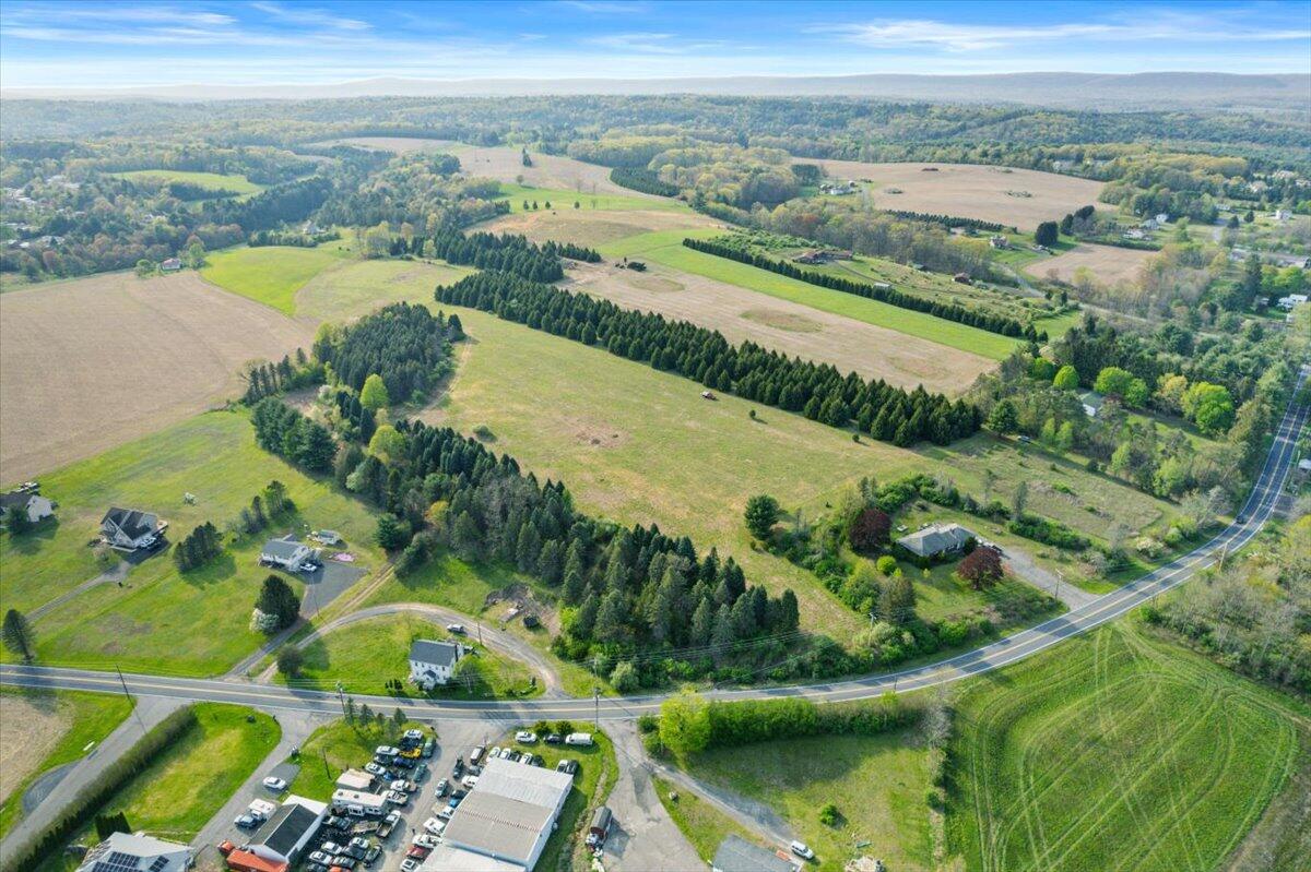 45003 St Gilbert Gilbert, PA 18331 - Photo 6 of 10 a view of a city