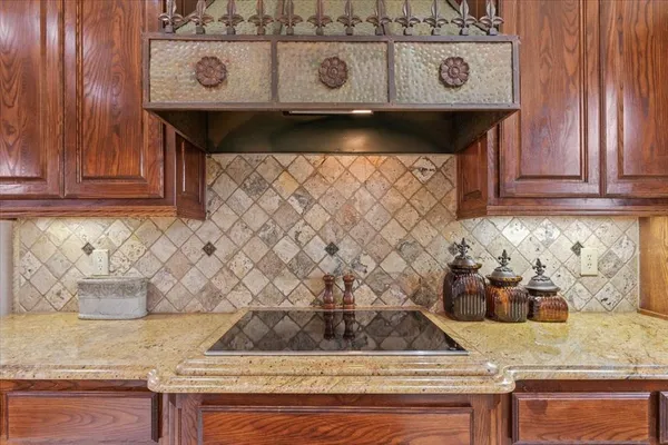 $975,000 | 7 Lone Star Drive, Waco, TX 76708
