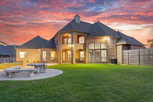 $975,000 | 7 Lone Star Drive, Waco, TX 76708