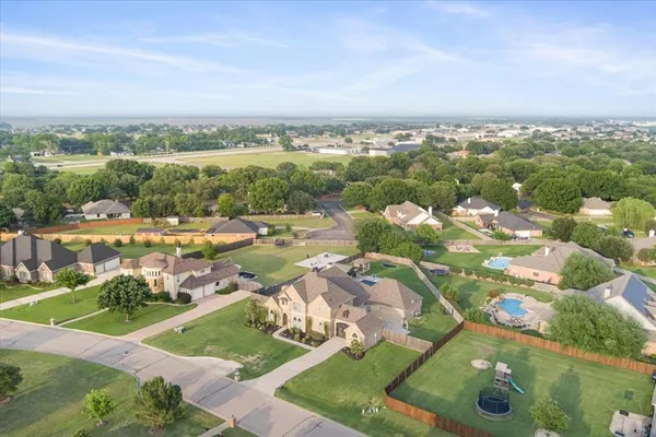 $975,000 | 7 Lone Star Drive, Waco, TX 76708
