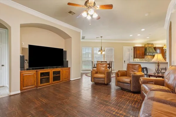 $975,000 | 7 Lone Star Drive, Waco, TX 76708