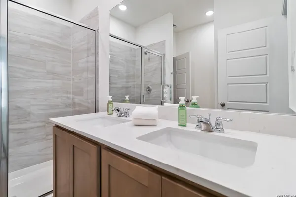 $1,645 | 5119 Cindy Branch, Unit 1, San Antonio, TX 78253