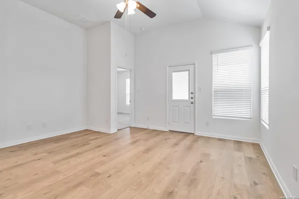 $1,645 | 5119 Cindy Branch, Unit 1, San Antonio, TX 78253