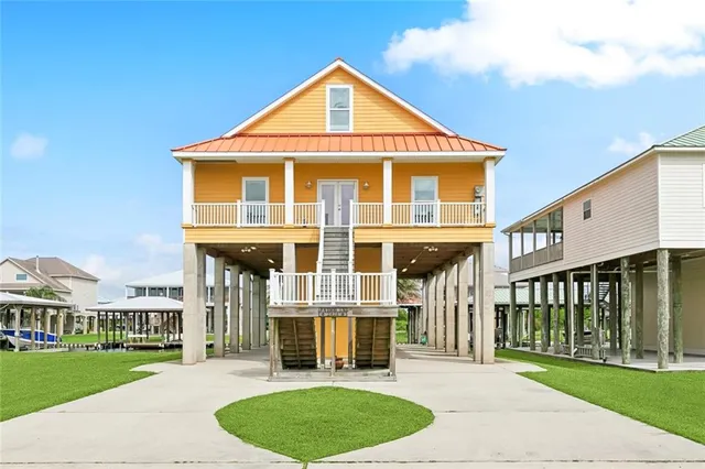 $775,000 | 2424 Fort Beauregard Boulevard, St. Bernard, LA 70085