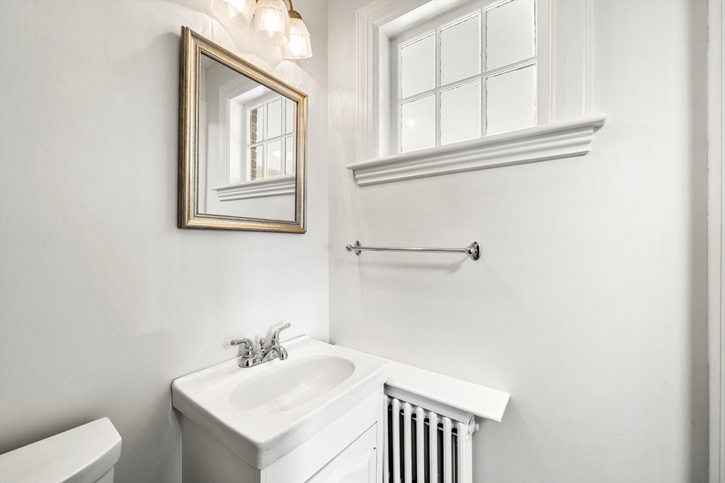 3 Vassar Road Marblehead, MA 01945 - Photo 8 of 29
