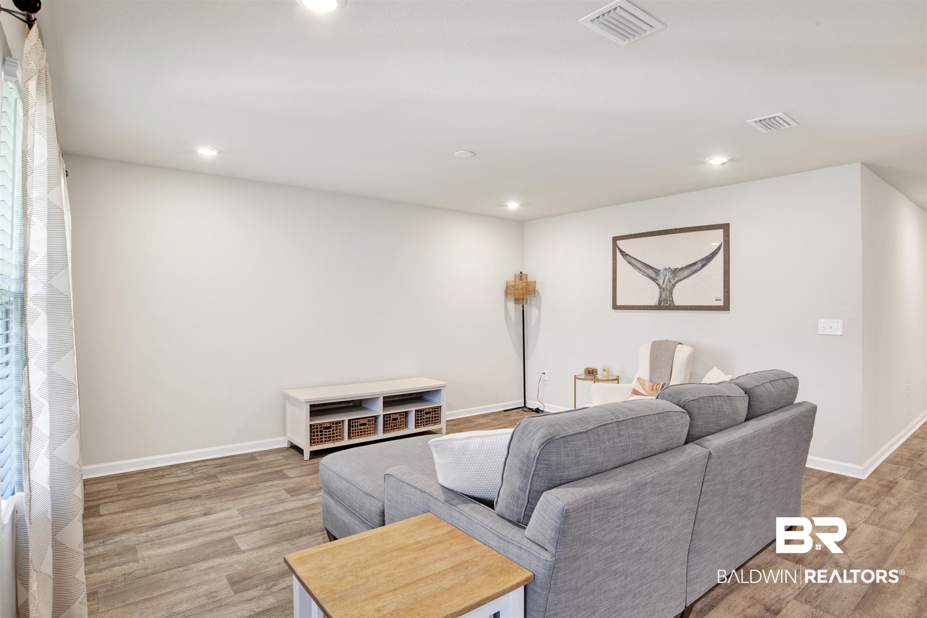 8008 Pickwick Dr. Foley, AL 36535 - Photo 9 of 33 Living Room