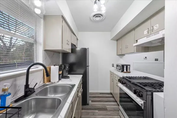 $1,999 | 3007 Burning Oak Drive, Austin, TX 78704