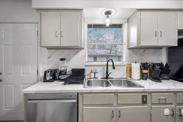 $3,200 | 3007 Burning Oak Drive, Austin, TX 78704