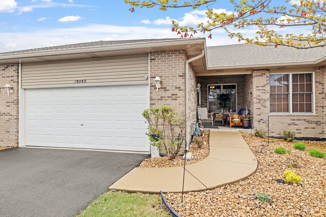 $353,900 | 19242 104th Avenue, Mokena, IL 60448