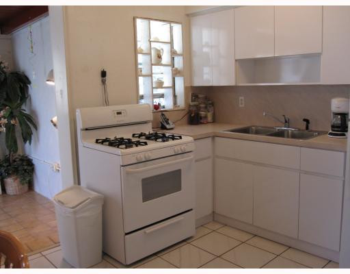 6729 Raleigh Street Hollywood, FL 33024 - Photo 2 of 16 Kitchen