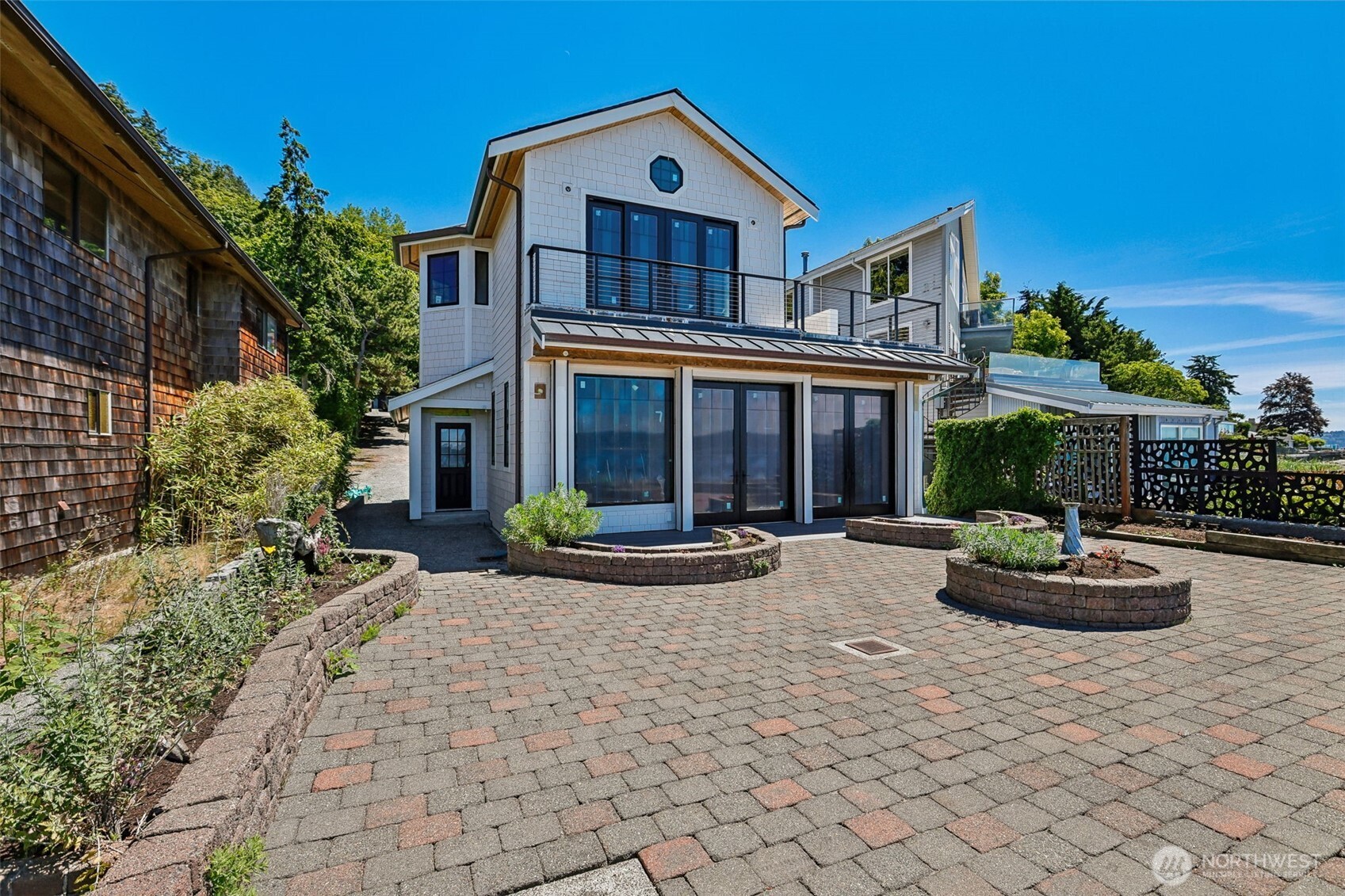 9839 51st Avenue Southwest Seattle, WA 98136 - Photo 3 of 31