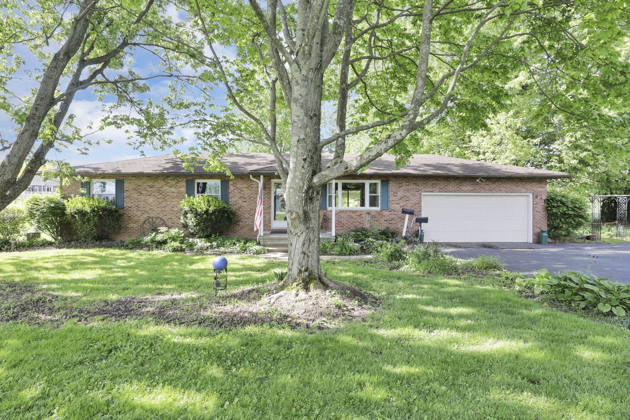641 Forward Pass Road Southwest Pataskala, OH 43062 - Photo 2 of 52