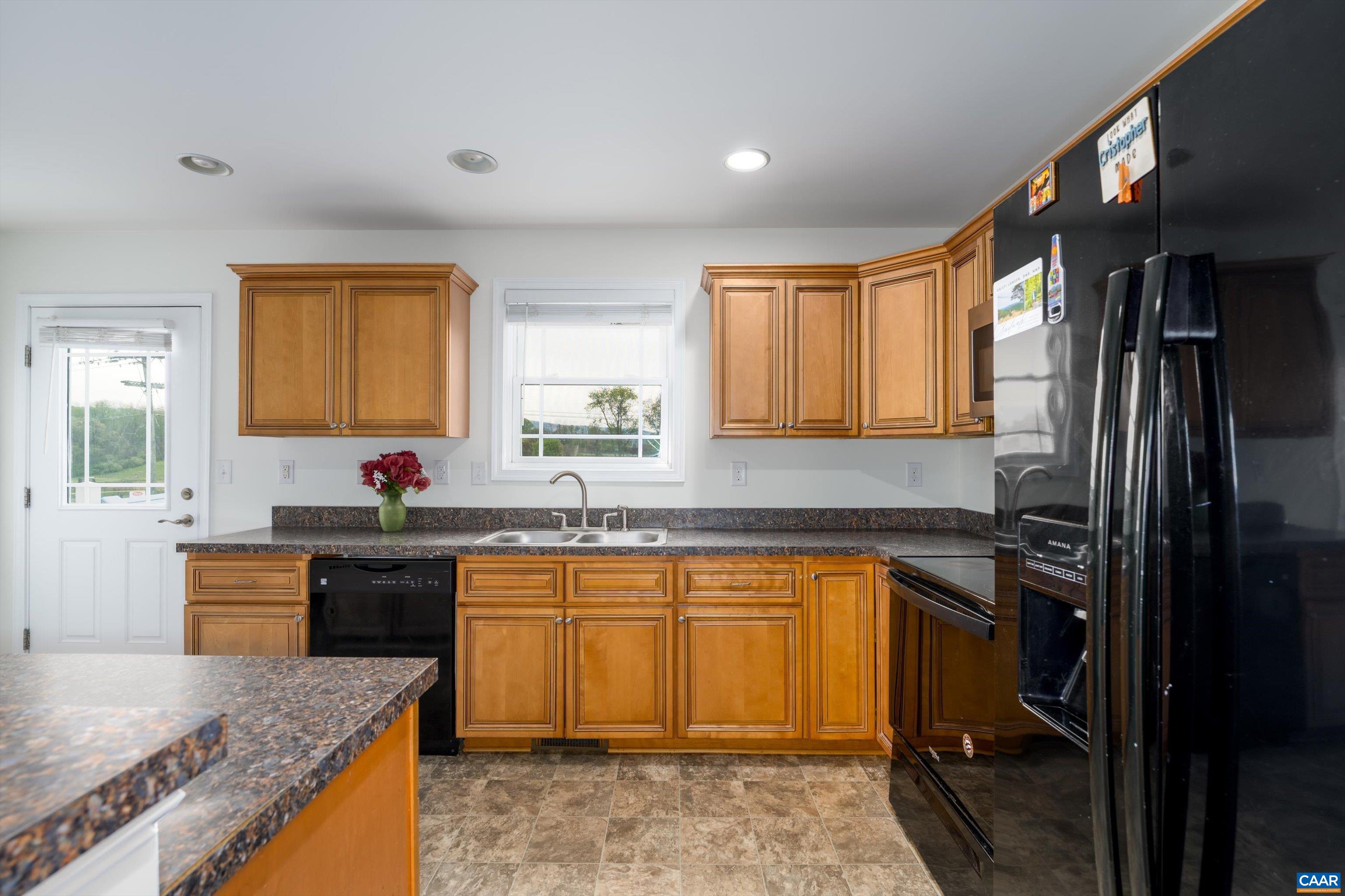 308 Overview Street Waynesboro, VA 22980 - Photo 4 of 42 Gallery Image 4