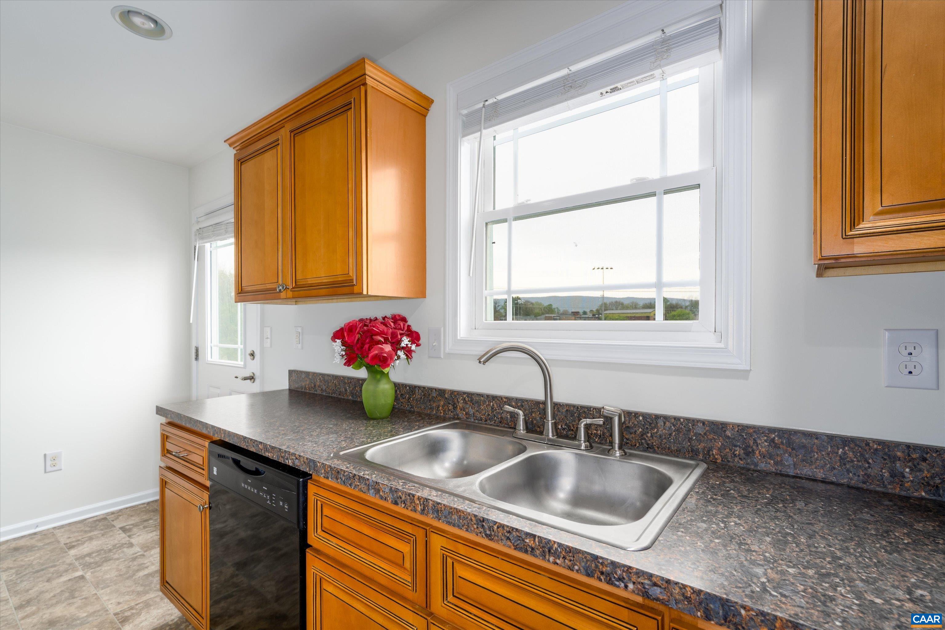 308 Overview Street Waynesboro, VA 22980 - Photo 5 of 42 Gallery Image 5