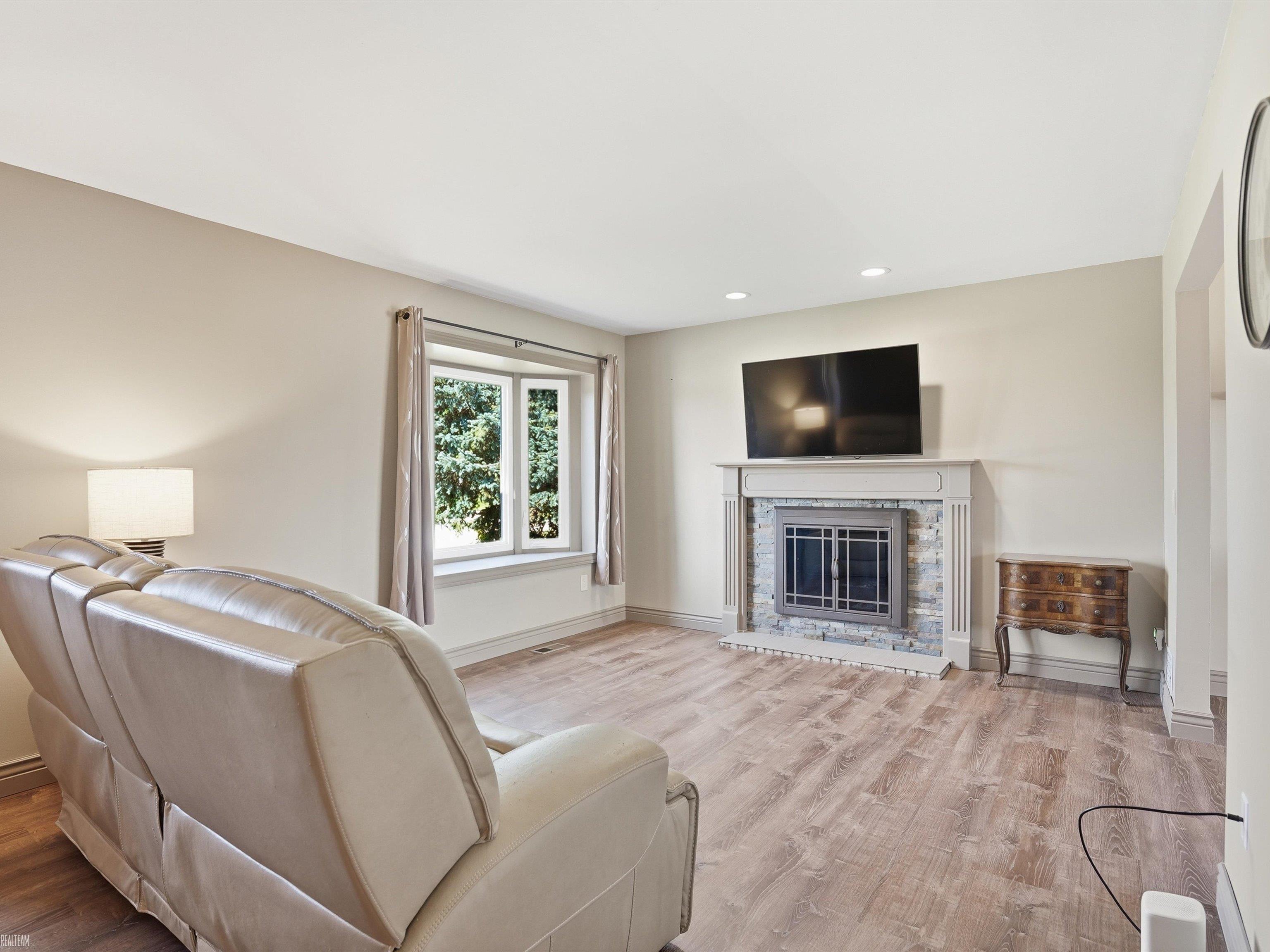 45284 Spagnuolo Road Macomb, MI 48044 - Photo 4 of 22