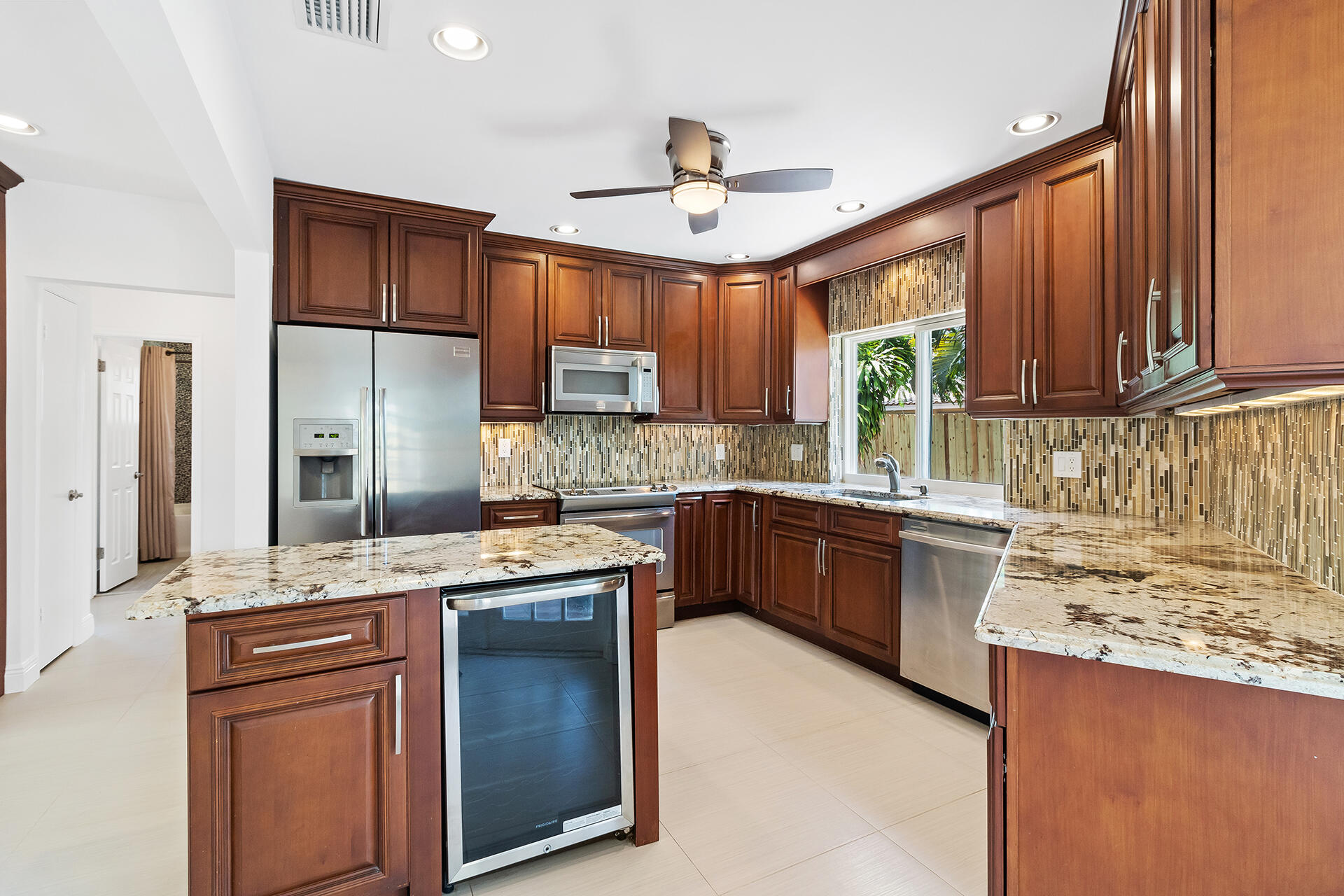 470 Northeast 25th Terrace Boca Raton, FL 33431 - Photo 12 of 31 IMG_1914