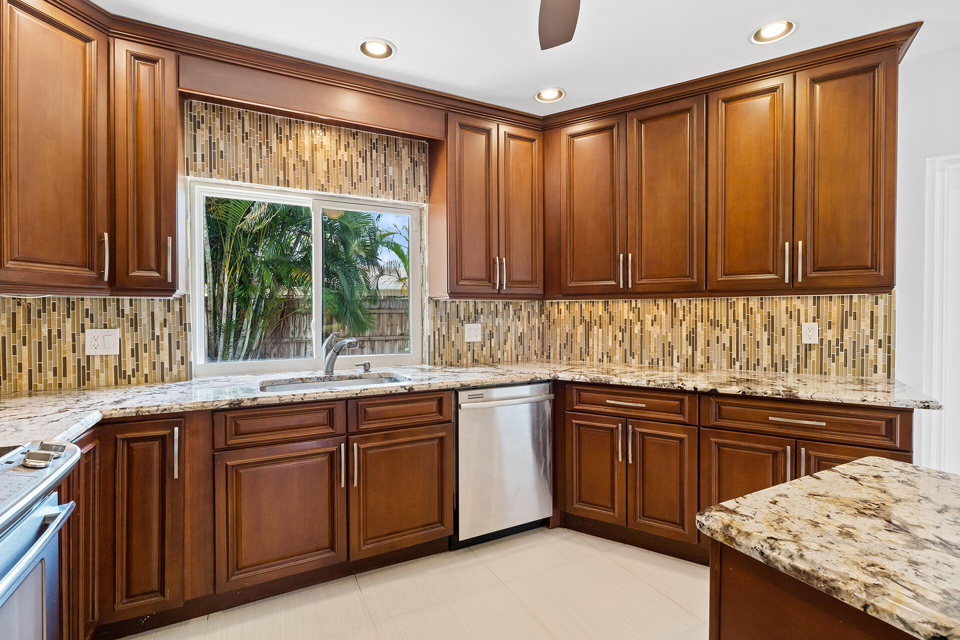 470 Northeast 25th Terrace Boca Raton, FL 33431 - Photo 13 of 31 IMG_1920