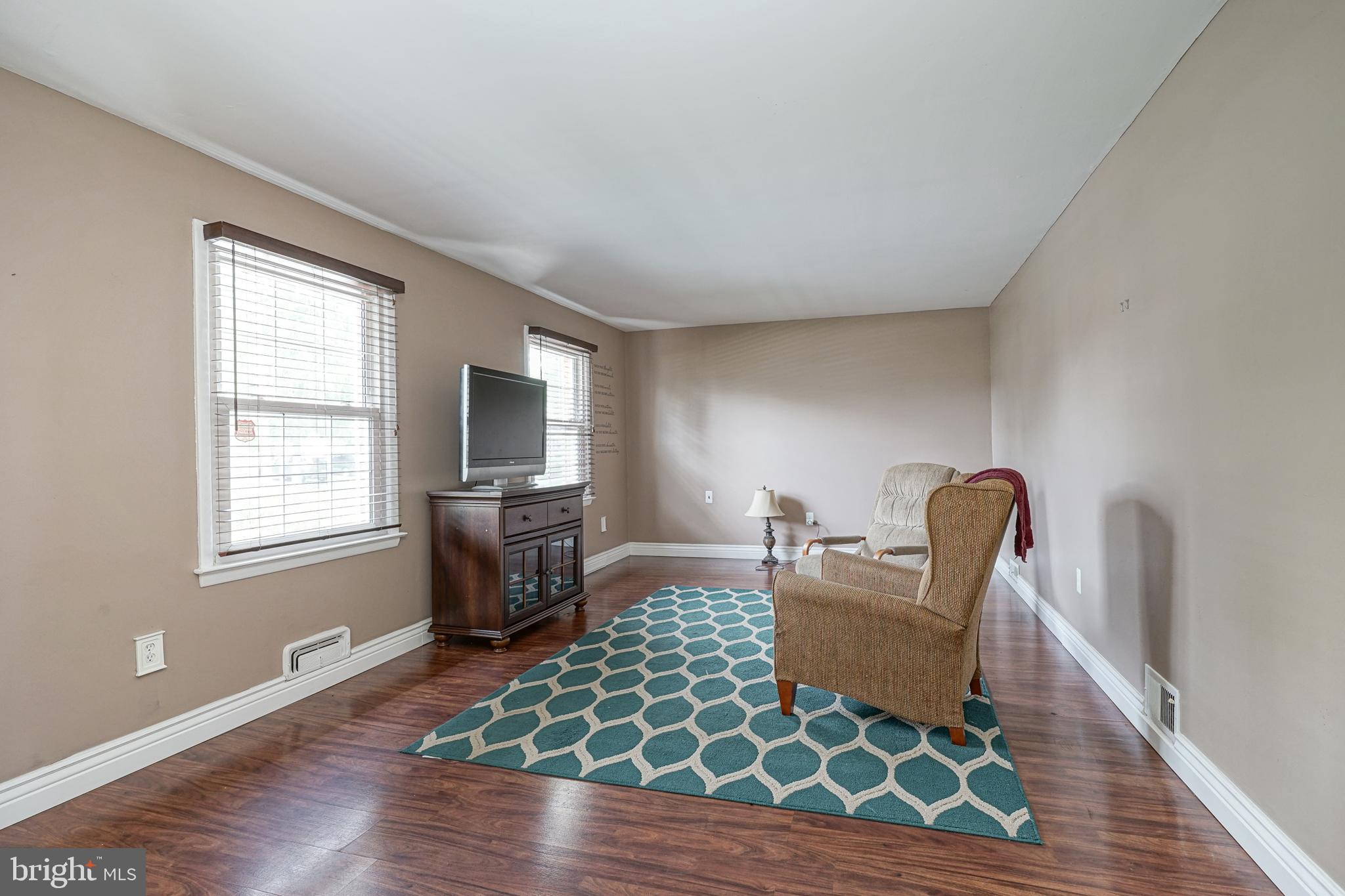 113 Evergreen Road Stratford, NJ 08084 - Photo 3 of 21
