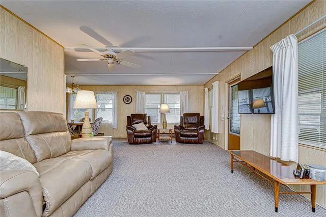 $114,900 | 6128 Ridgewood Drive, Zephyrhills, FL 33542