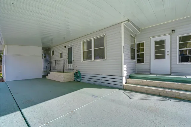 $114,900 | 6128 Ridgewood Drive, Zephyrhills, FL 33542