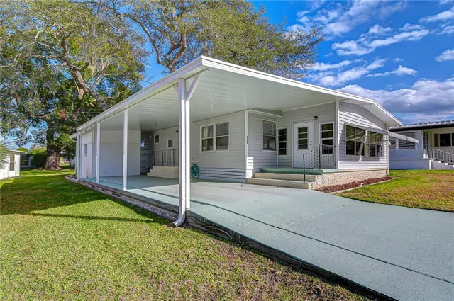 $114,900 | 6128 Ridgewood Drive, Zephyrhills, FL 33542