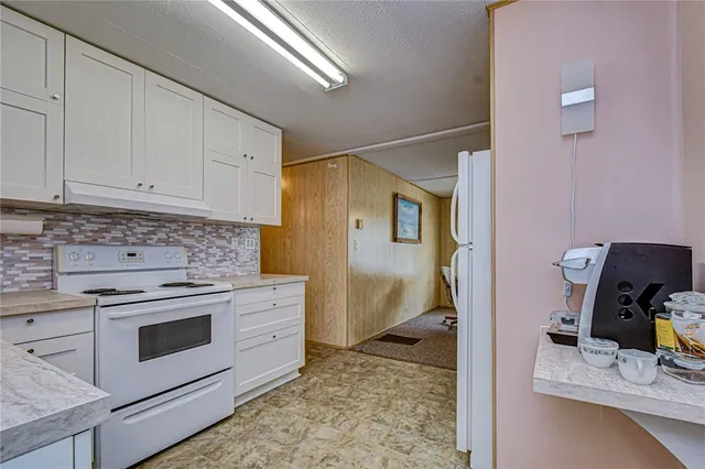 $114,900 | 6128 Ridgewood Drive, Zephyrhills, FL 33542